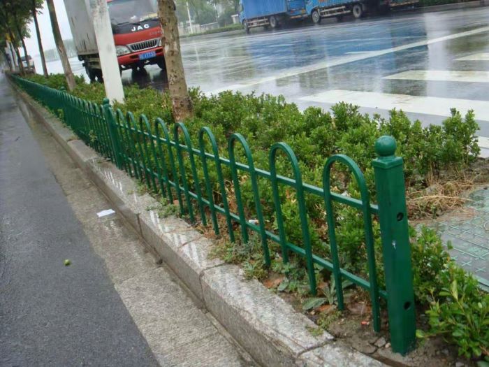 草坪護(hù)欄-06